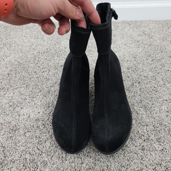 La Canadienne Wedge Suede Bootie - Picture 3 of 8